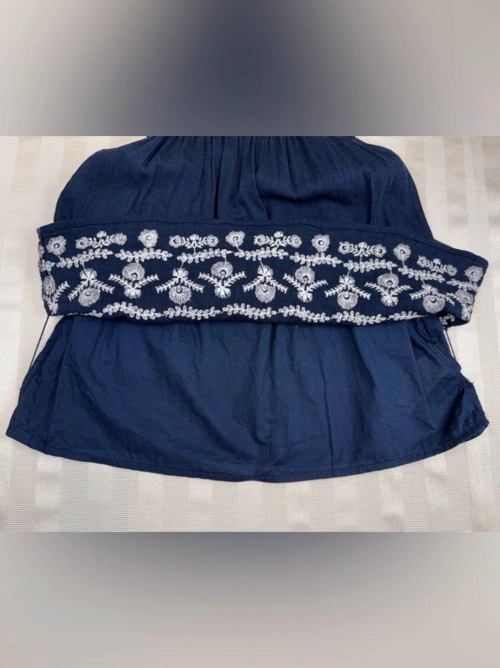 Gap Kids Girl’s Smocked Navy w/ White Floral Embroidered Dress Size-XSmall